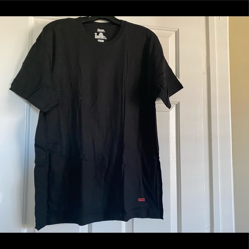 Supreme®/Hanes® Tagless Tee Black